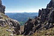 50 Altro canalone discendente in Val del Riso  tra torrioni, pinnacoli, guglie 
